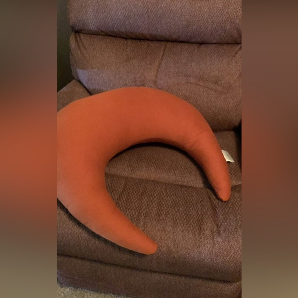 Snuggle me feeding and support pillow